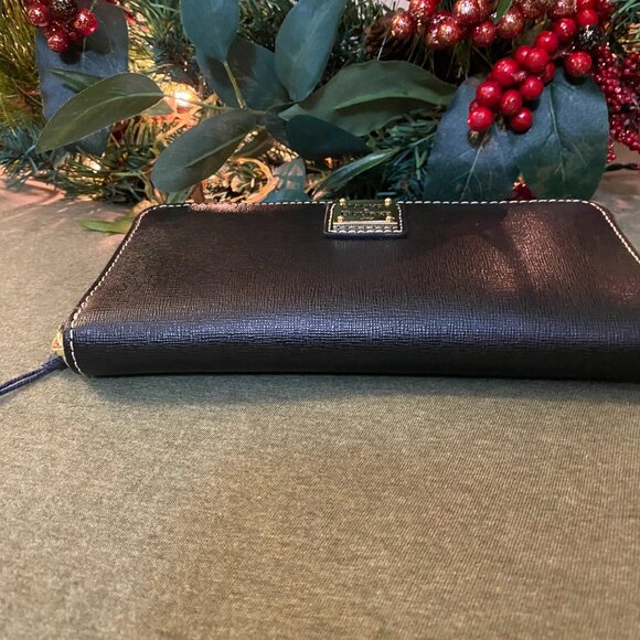 Dooney & Bourke Zip around wallet - Picture 8 of 8